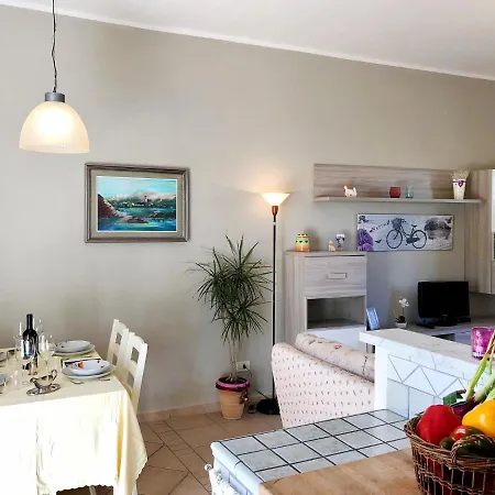 בית נופש Le Camelie By Interhome מונטיניוזו